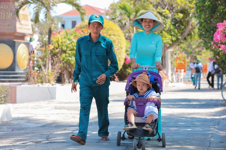 Cada vez más personas desean quedarse para vivir y contribuir a las islas de Truong Sa.