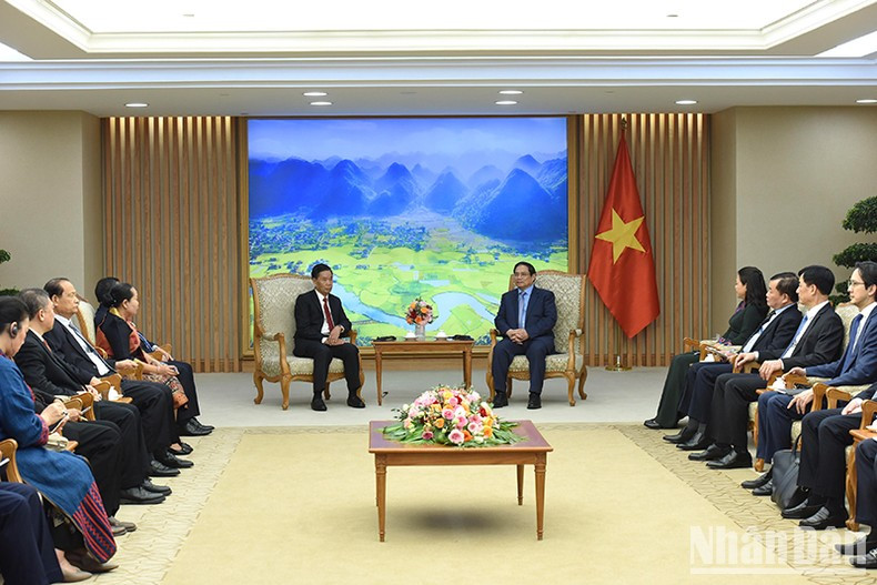 Panorama del encuentro. Panorama del encuentro.