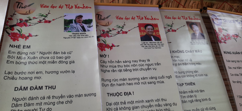 Presentaciones de poesía del club Nam Kau.