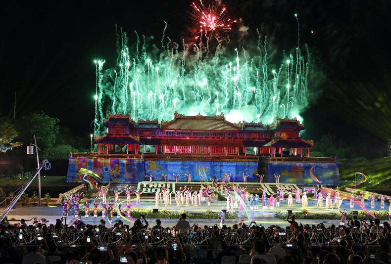 La Semana del Festival de Hue con el tema “Patrimonio cultural con integración y desarrollo”. (Fotografía: VNA) La Semana del Festival de Hue con el tema “Patrimonio cultural con integración y desarrollo”. (Fotografía: VNA)