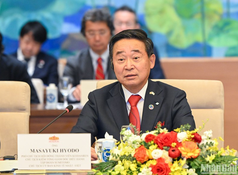 Masayuki Hyodo en la reunión. Masayuki Hyodo en la reunión.