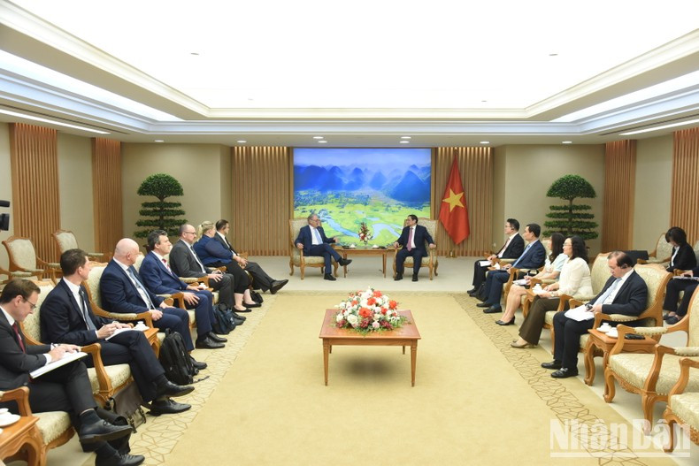 Panorama del encuentro. Panorama del encuentro.