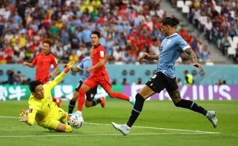 Las dos selecciones pierden varias oportunidades de anotar.