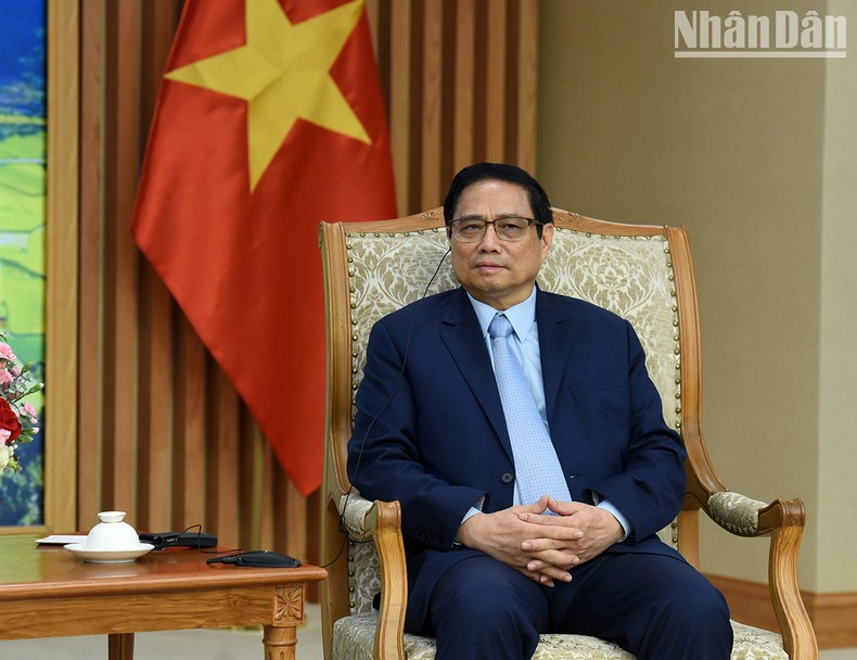 Pham Minh Chinh expresa su confianza de que Samsung mantenga su importante papel en impulsar la cooperación económica entre los dos países.