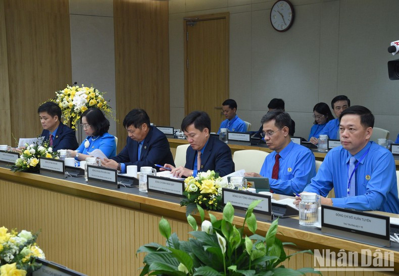 Delegados de la Confederación General del Trabajo de Vietnam. Delegados de la Confederación General del Trabajo de Vietnam.