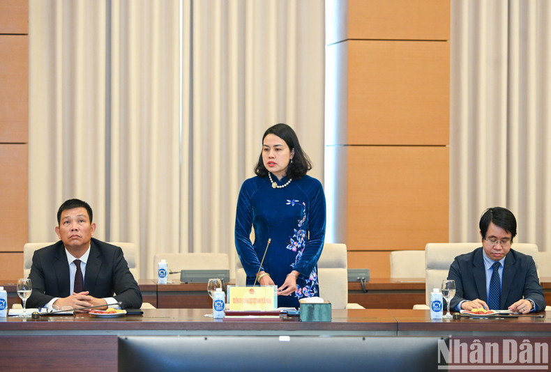 Pham Thi Thanh Binh, embajadora extraordinaria y plenipotenciaria en Finlandia, concurrente en Estonia. Pham Thi Thanh Binh, embajadora extraordinaria y plenipotenciaria en Finlandia, concurrente en Estonia.