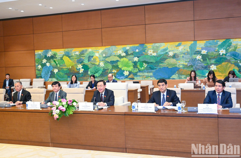 La delegación vietnamita.