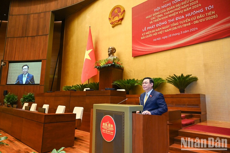 Vuong Dinh Hue en el evento.