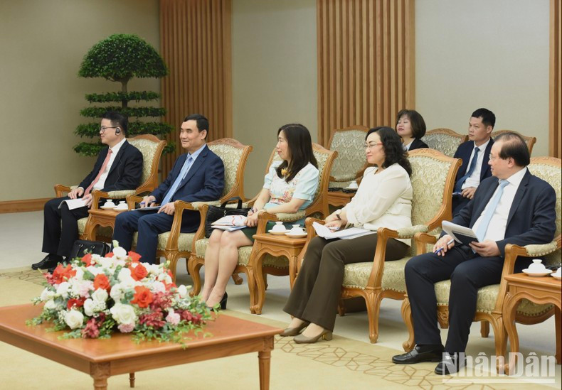 La delegación vietnamita. La delegación vietnamita.