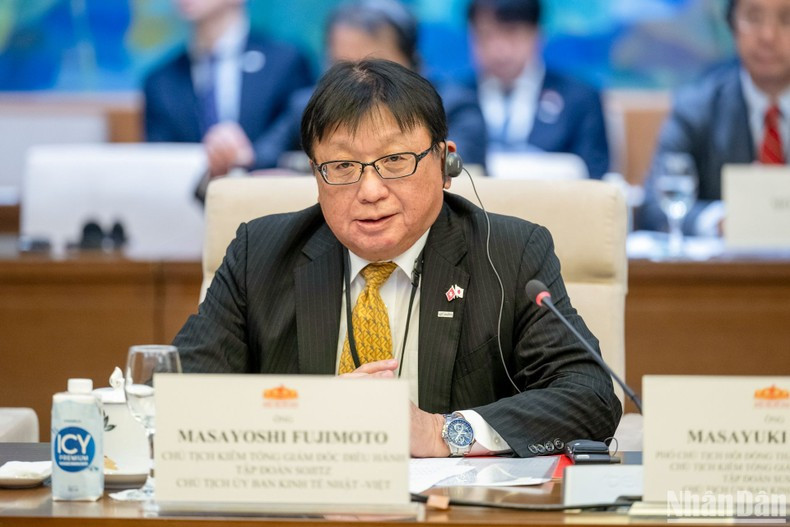 Masayoshi Fujimoto habla en el encuentro. Masayoshi Fujimoto habla en el encuentro.