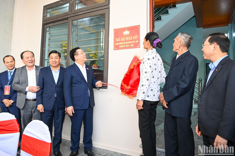 La ceremonia de inauguración de la casa de Unidad Nacional en el pueblo de Bich Dong, provincia de Bac Giang.