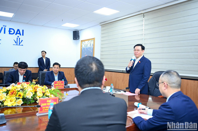 En el encuentro en la empresa.