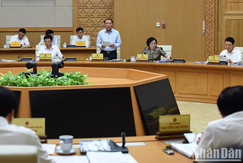 El ministro de Cultura, Deporte y Turismo Nguyen Van Hung interviene.