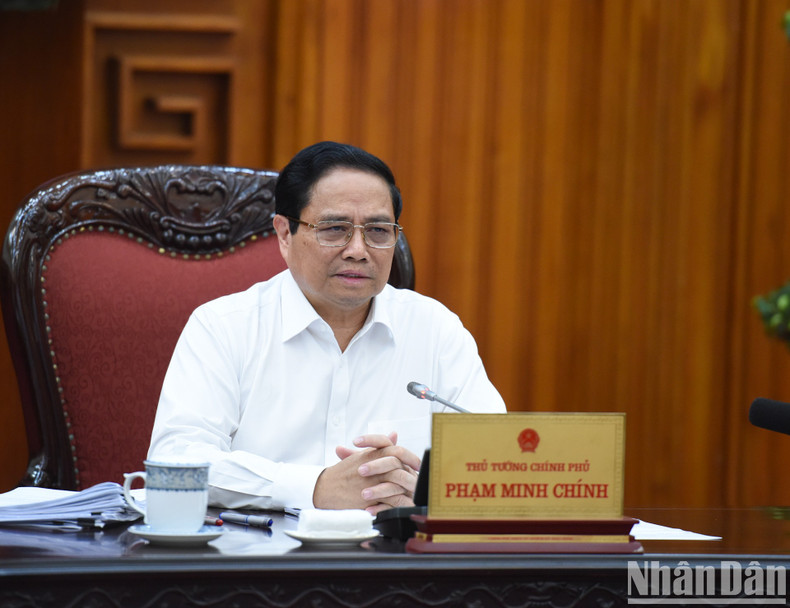 El jefe del Gobierno habla en la reunión. El jefe del Gobierno habla en la reunión.