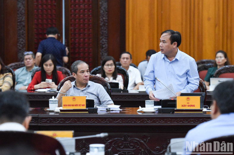 Representantes de ministerios y sectores en la reunión. Representantes de ministerios y sectores en la reunión.