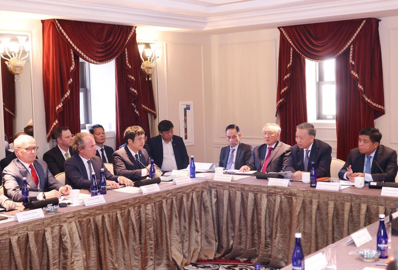 El secretario general del PCV y presidente del país, To Lam, interviene en el seminario sobre el fortalecimiento de la cooperación bilateral en el desarrollo de la industria de semiconductores y la inteligencia artificial. (Foto: VNA)