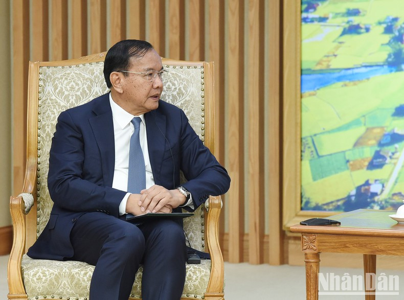 Prak Sokhonn informó sobre los resultados de la conversación con el canciller vietnamita, Bui Thanh Son, así como de la XX Reunión de la Comisión Mixta entre los dos países.