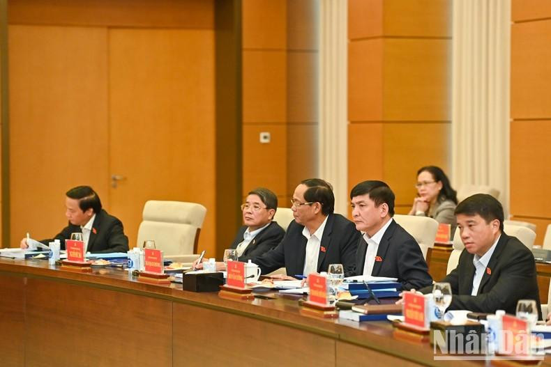 Asisten a la reunión los vicepresidentes de la AN y miembros del Comité permanente del cuerpo legislativo en la cita. Asisten a la reunión los vicepresidentes de la AN y miembros del Comité permanente del cuerpo legislativo en la cita.