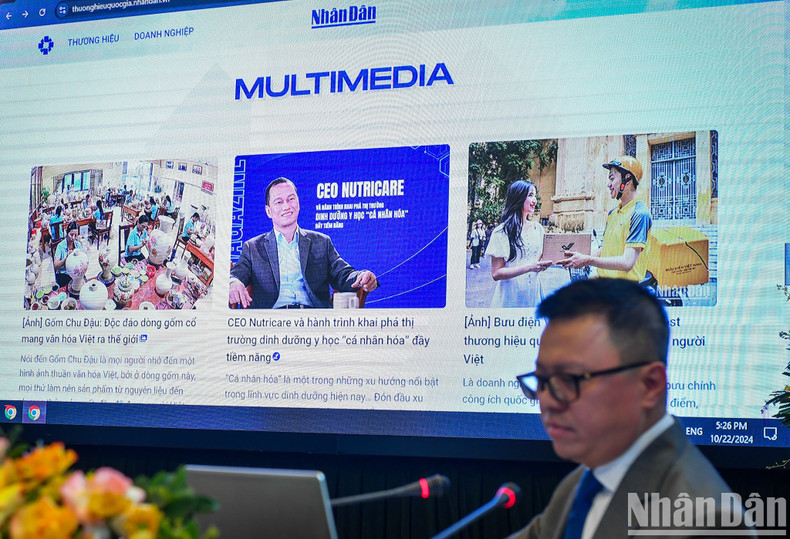 El presidente-editor del periódico Nhan Dan, Le Quoc Minh, presenta el portal. El presidente-editor del periódico Nhan Dan, Le Quoc Minh, presenta el portal.