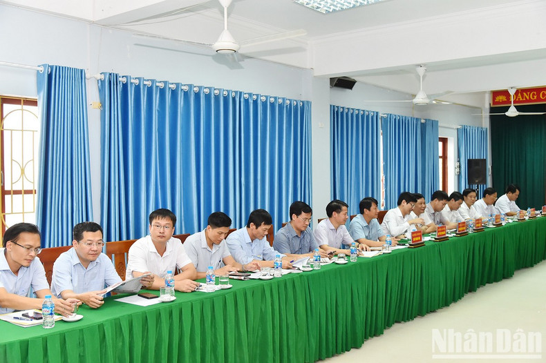 Dirigentes de Thanh Hoa en el acto. Dirigentes de Thanh Hoa en el acto.