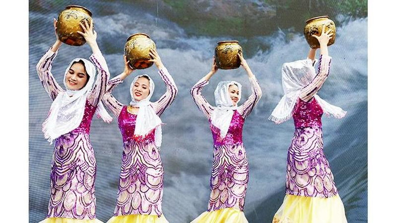 El encantador baile de la etnia Cham.