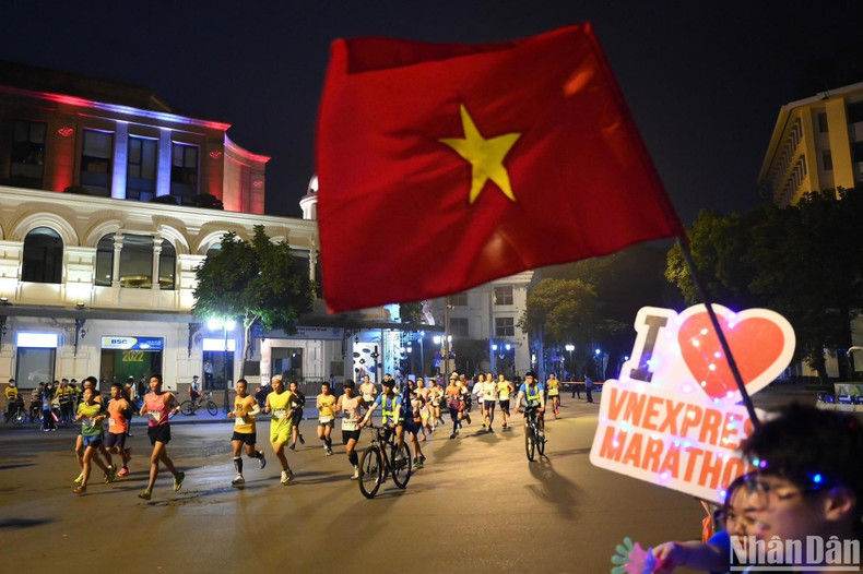 Los participantes compiten a lo largo de los caminos históricos con un itinerario que pasa por diversos destinos atractivos de la capital. Los participantes compiten a lo largo de los caminos históricos con un itinerario que pasa por diversos destinos atractivos de la capital.