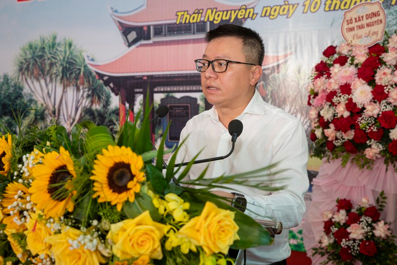 Le Quoc Minh, subjefe de la Comisión de Comunicación y Educación del Comité Central del Partido Comunista de Vietnam (PCV), presidente-editor de Nhan Dan y titular de la Asociación de Periodistas del país, habla en el acto. Le Quoc Minh, subjefe de la Comisión de Comunicación y Educación del Comité Central del Partido Comunista de Vietnam (PCV), presidente-editor de Nhan Dan y titular de la Asociación de Periodistas del país, habla en el acto.
