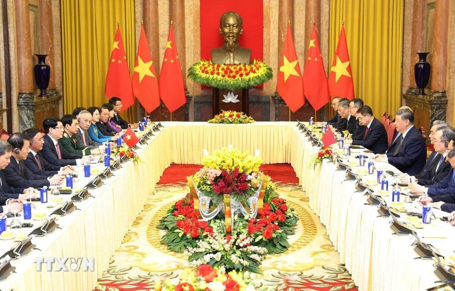 El presidente vietnamita, Luong Cuong, mantiene conversaciones con el secretario general del Partido Comunista y presidente de China, Xi Jinping. (Foto: VNA) El presidente vietnamita, Luong Cuong, mantiene conversaciones con el secretario general del Partido Comunista y presidente de China, Xi Jinping. (Foto: VNA)