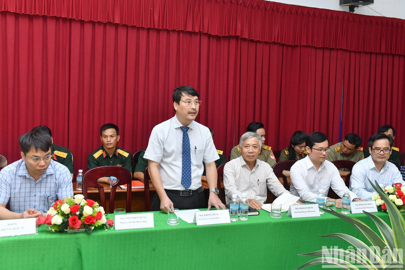 Khong Trung Thang, Presidente del Consejo Académico de la Universidad de Nha Trang, interviene en la reunión. Khong Trung Thang, Presidente del Consejo Académico de la Universidad de Nha Trang, interviene en la reunión.