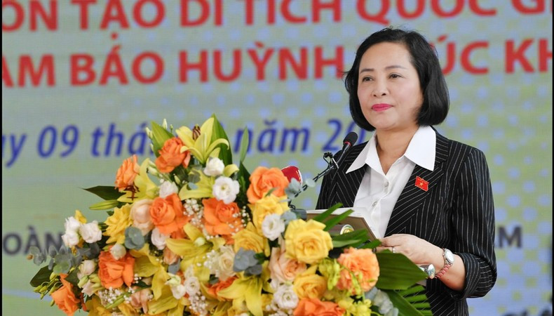La vicepresidenta de la Asamblea Nacional, Nguyen Thi Thanh, interviene en el acto.