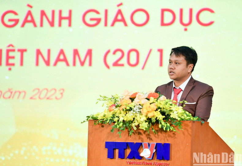 Asisten al encuentro numerosos docentes que se unen en la labor de descubrir y formar a estudiantes excelentes.