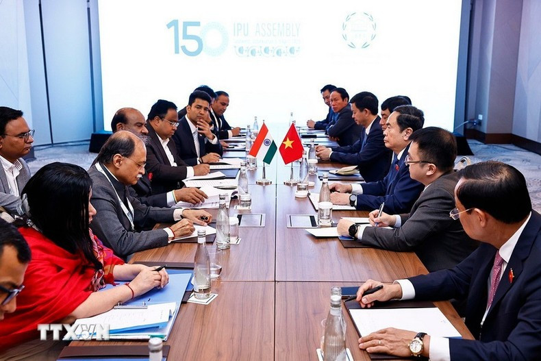 El presidente de la ANV, Tran Thanh Man, se reúne con el presidente de la Cámara de Representantes de la India, Om Birla. (Foto: VNA) El presidente de la ANV, Tran Thanh Man, se reúne con el presidente de la Cámara de Representantes de la India, Om Birla. (Foto: VNA)