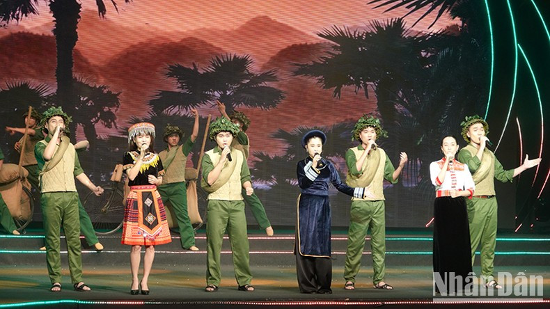 Actuación artística en el programa. Actuación artística en el programa.