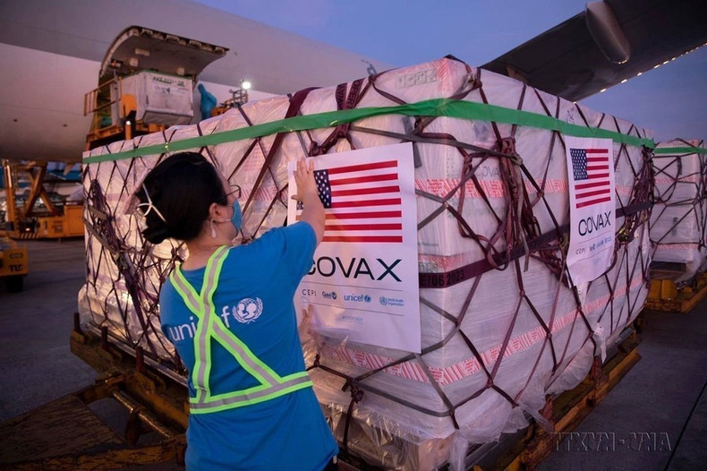Estados Unidos proporciona a Vietnam más de 40 millones de dosis de vacunas a través del mecanismo COVAX, y brindó asistencia técnica por valor de más de 44 millones de dólares para los esfuerzos de Vietnam para responder a la pandemia de Covid-19. (Foto: VNA)