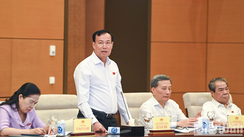 El jefe de la Comisión de Defensa y Seguridad Nacional de la AN, Le Tan Toi, interviene en la cita. El jefe de la Comisión de Defensa y Seguridad Nacional de la AN, Le Tan Toi, interviene en la cita.