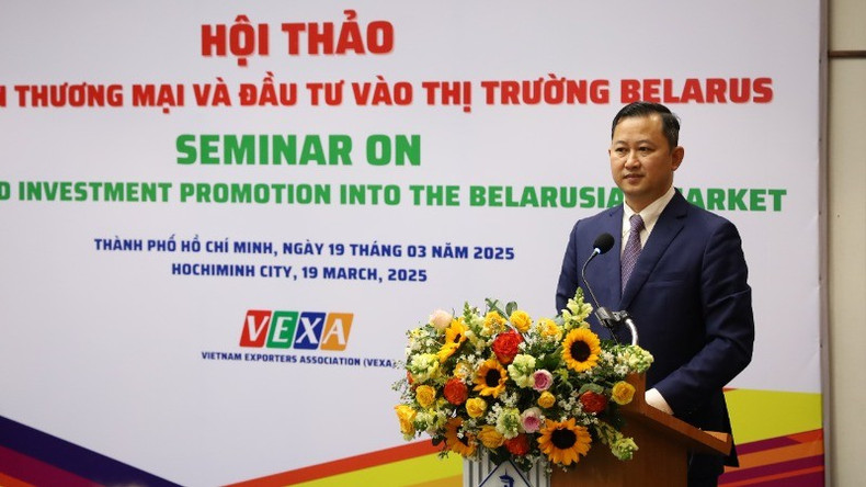 Tran Phu Lu, director del Centro de Promoción de Inversiones y Comercio de Ciudad Ho Chi Minh, habla en el evento.
