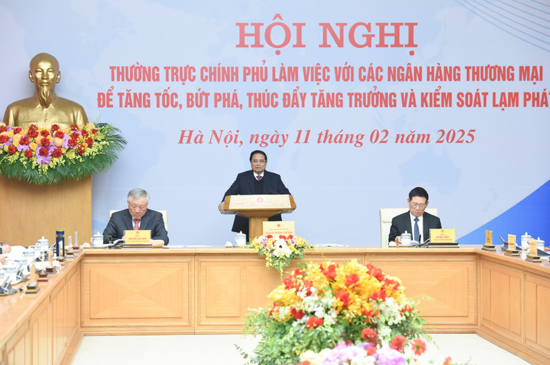 El primer ministro Pham Minh Chinh preside la reunión. El primer ministro Pham Minh Chinh preside la reunión.