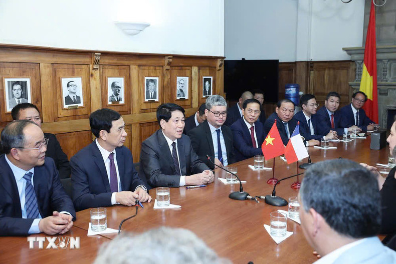 El presidente Luong Cuong habla en el encuentro. (Foto: VNA) El presidente Luong Cuong habla en el encuentro. (Foto: VNA)