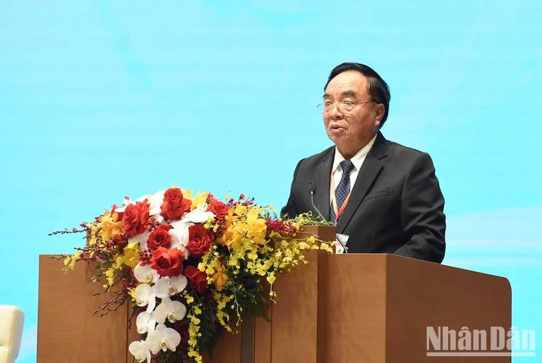 El ministro de Planificación e Inversiones de Laos, Khamchen Vongphosy, habla sobre las políticas de atracción de inversión de su país. El ministro de Planificación e Inversiones de Laos, Khamchen Vongphosy, habla sobre las políticas de atracción de inversión de su país.