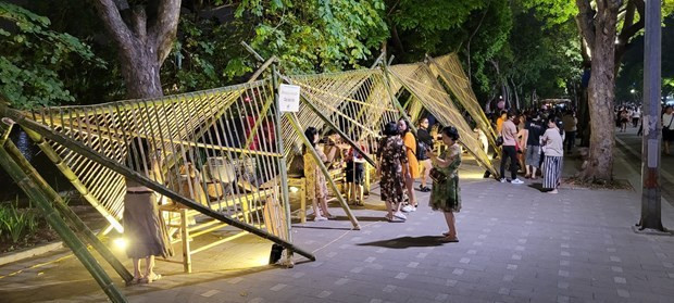 Festival de diseño creativo de Hanói 2022 en el área del monumento Ly Thai To. (Foto: VNA)