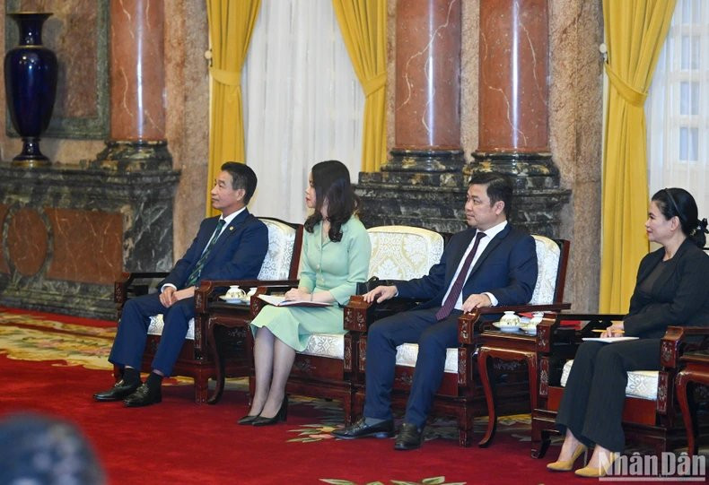 Delegados vietnamitas en el encuentro Delegados vietnamitas en el encuentro