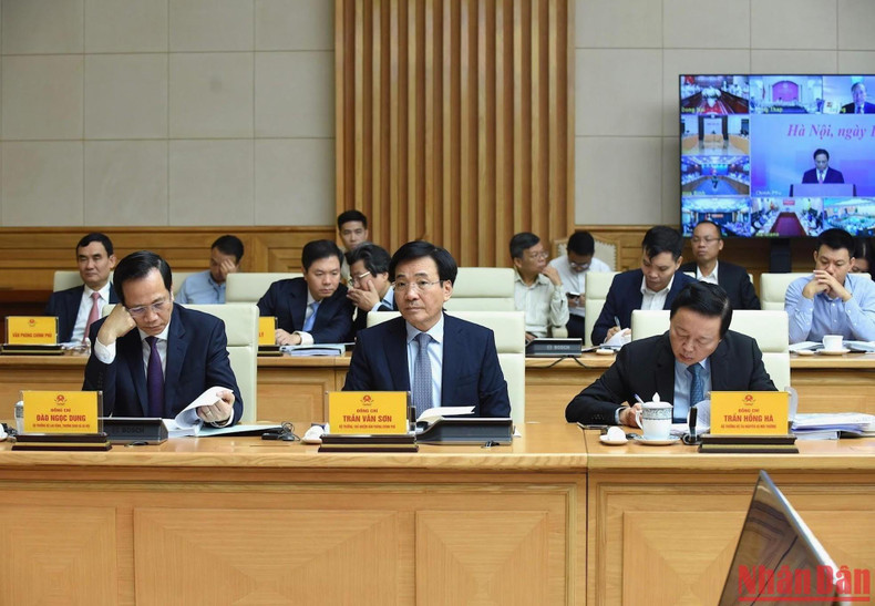 Representantes de los ministerios, departamentos y sectores en la conferencia.