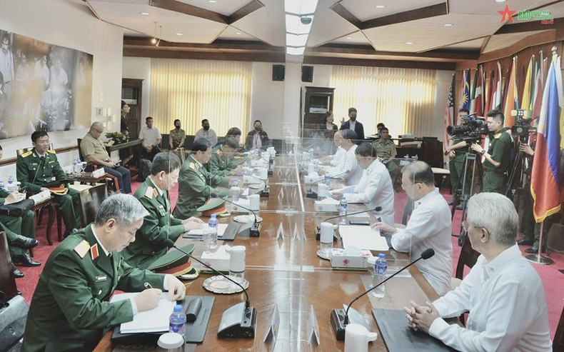 Escena de la reunión. (Fotografía: qdnd.vn)