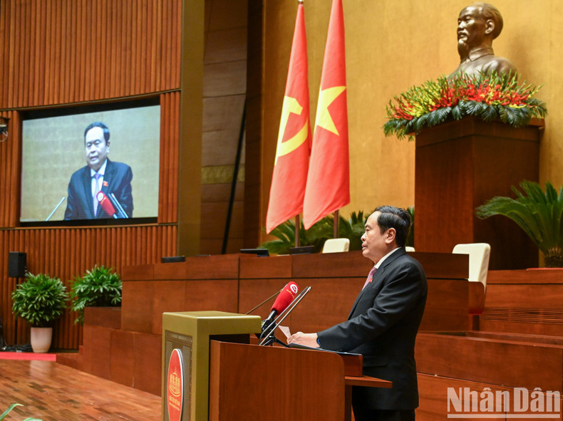 Tran Thanh Man habla en la reunión. Tran Thanh Man habla en la reunión.