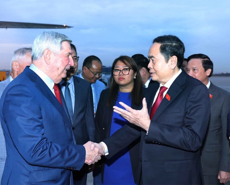 Ceremonia de despedida del presidente de la ANV, Tran Thanh Man, en el aeropuerto de Vnukovo, en Moscú, Rusia. (Foto: VNA) Ceremonia de despedida del presidente de la ANV, Tran Thanh Man, en el aeropuerto de Vnukovo, en Moscú, Rusia. (Foto: VNA)