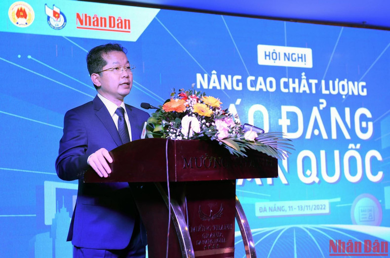 Nguyen Van Quang, miembro del Comité Central del PCV, secretario del Comité partidista y jefe de la Delegación de Diputados de la Asamblea Nacional de Vietnam en Da Nang, interviene en la cita.