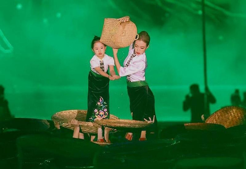 Actuación artística en el programa. Actuación artística en el programa.