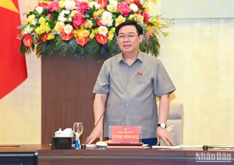 El presidente de la AN, Vuong Dinh Hue, interviene en la cita. El presidente de la AN, Vuong Dinh Hue, interviene en la cita.