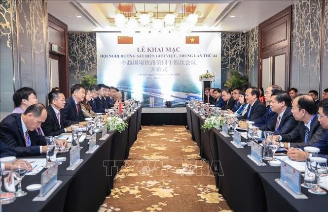 Panorama de la 44ª Conferencia de Ferrocarriles Fronterizos entre Vietnam y China. (Foto: VNA) Panorama de la 44ª Conferencia de Ferrocarriles Fronterizos entre Vietnam y China. (Foto: VNA)