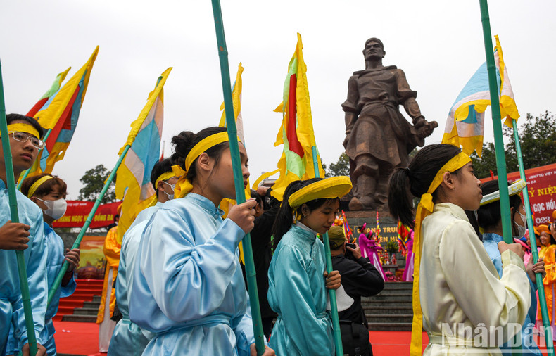 La victoria de Ngoc Hoi-Dong Da, orquestada por el rey Quang Trung, es una de las mayores hazañas del pueblo vietnamita contra los invasores extranjeros. Fue el triunfo histórico del emperador Quang Trung. La victoria de Ngoc Hoi-Dong Da, orquestada por el rey Quang Trung, es una de las mayores hazañas del pueblo vietnamita contra los invasores extranjeros. Fue el triunfo histórico del emperador Quang Trung.